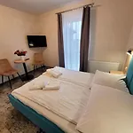 U Tomasza